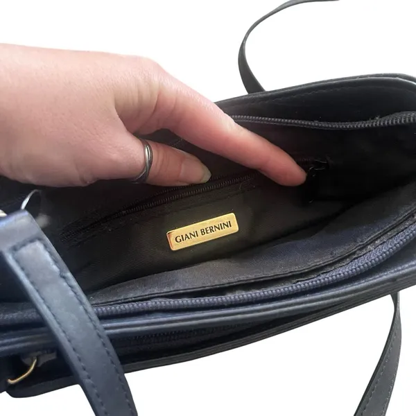 Giani Bernini Black‎ Leather Casual Classic Small Crossbody Shoulder Purse - Image 6