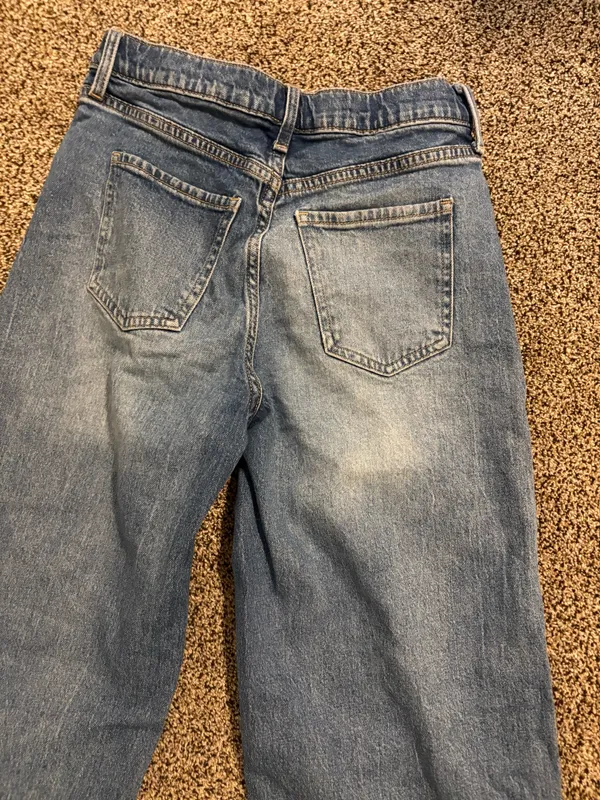 H&M dark wash jeans middle rise baggy - Image 2