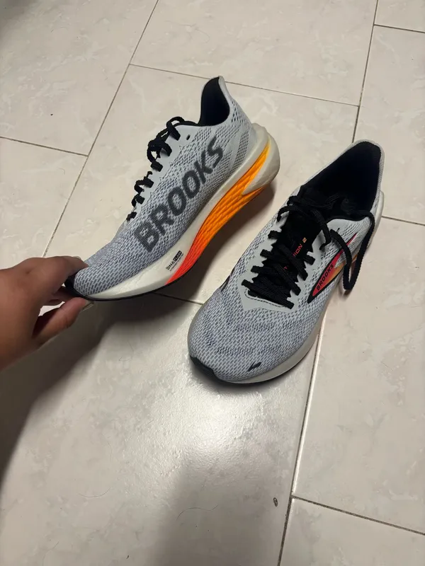 Brooks Running Shoes Women’s - Image 2