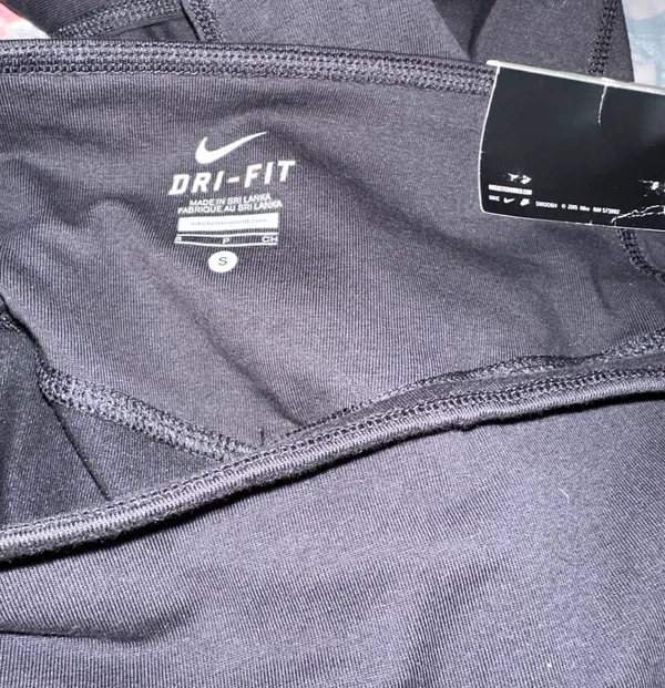 Nike lacrosse ladies tights are a Size small. - Image 3