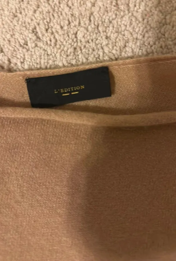 L’Edition Sweater & Skirt - Image 5