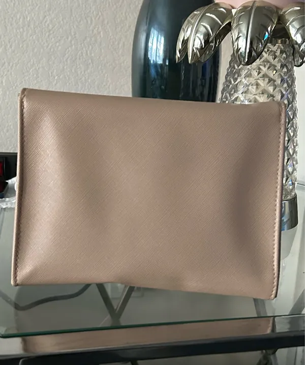 True Botanicals Skincare Bag Tan - Image 4