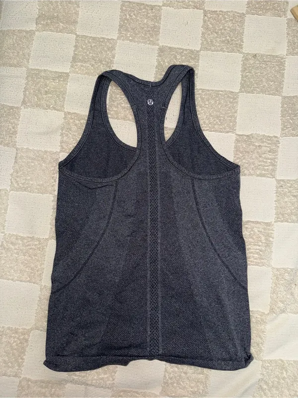 Lululemon Swiftly‎ Tech Tank size 6 - Image 4