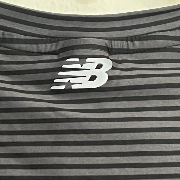 New Balance Isaac Mizrahi Live Shirt Women's Medium Black Striped Tee Activewear - Image 7