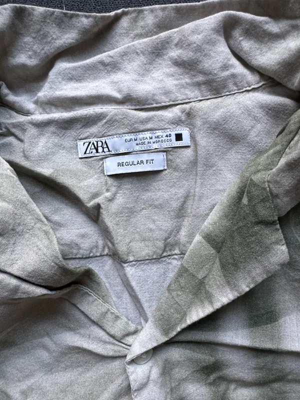 Zara Men Short-Sleeve Button-Down Shirt in Olive and Beige Wash - Image 2