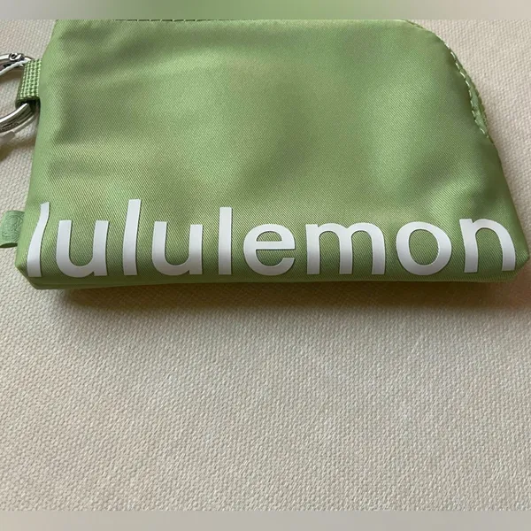 Lululemon Clippable Card Pouch - Edamame Green - Image 2