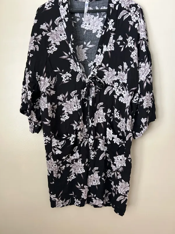 Spiritual Gangster black and white floral kimono - Image 3