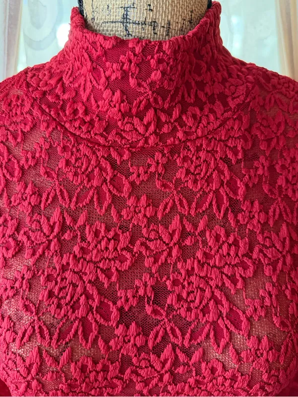 Forenza Red Lace Mock Neck Long Sleeve Top Scallop Hem Top Size Small 90’s Y2K - Image 3