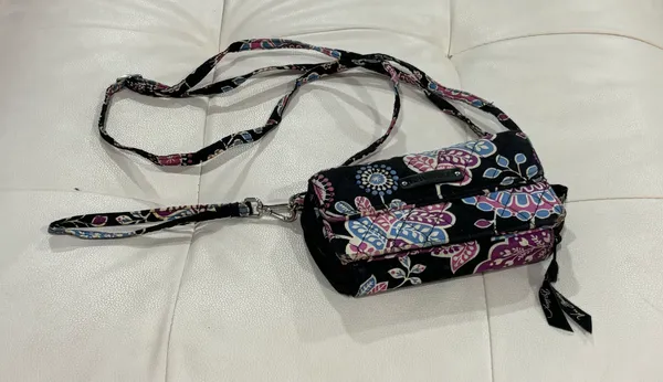 Vera Bradley Wallet Phone Crossbody Purse/ Clutch - Image 6
