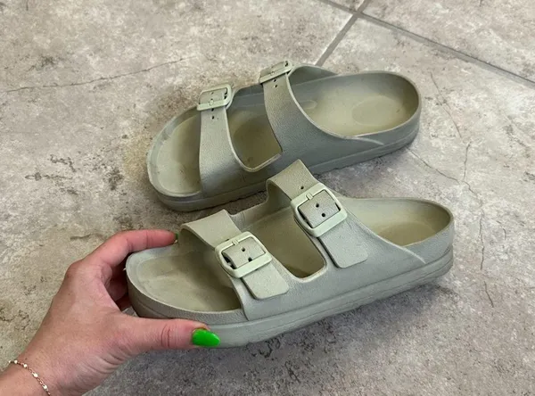 Green Double Buckle Plastic Sandals Size 9 - Image 3