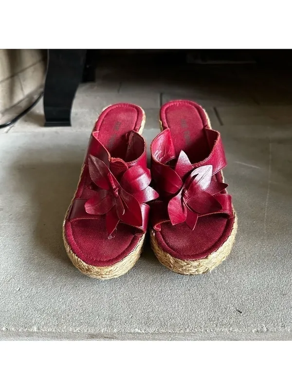 Me Too red flower wedge sandal size 7 - Image 7