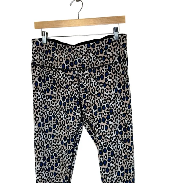Victoria's Secret Sport Essential‎ Leggings Animal Print Women's Size Large Yoga - Image 2