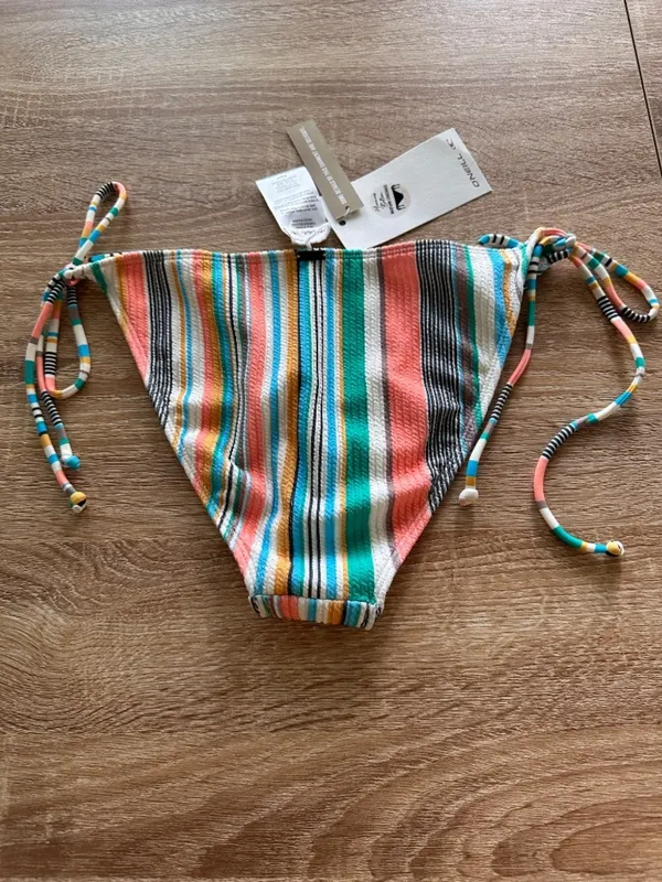 O’Neill Villa Stripe Maracas Bikini - Image 15