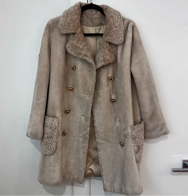Cream Fur Vintage Long Coat - Image 2