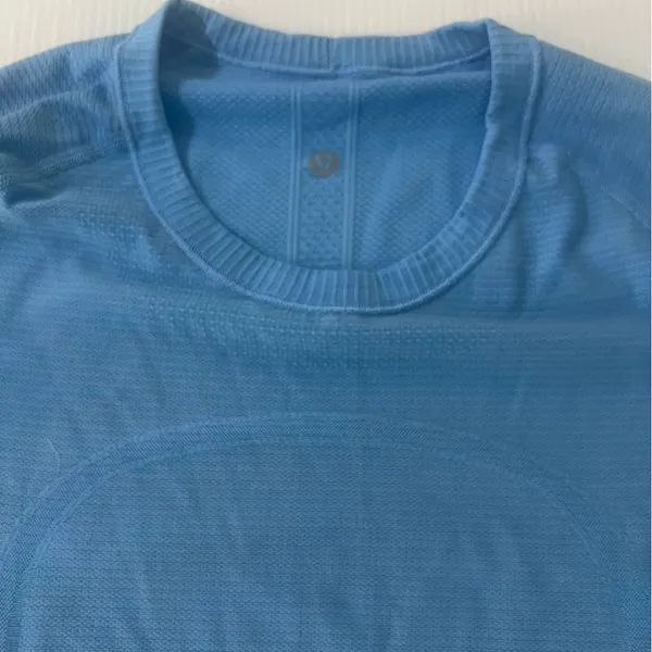 Women’s Lululemon light blue long Sleve - Image 4