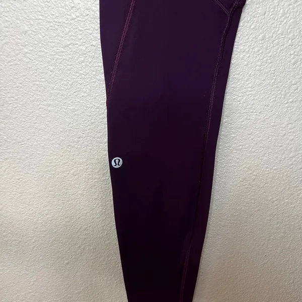 Lululemon purple fleece leggings with zipper thigh pockets WOMENS 6 - Image 6