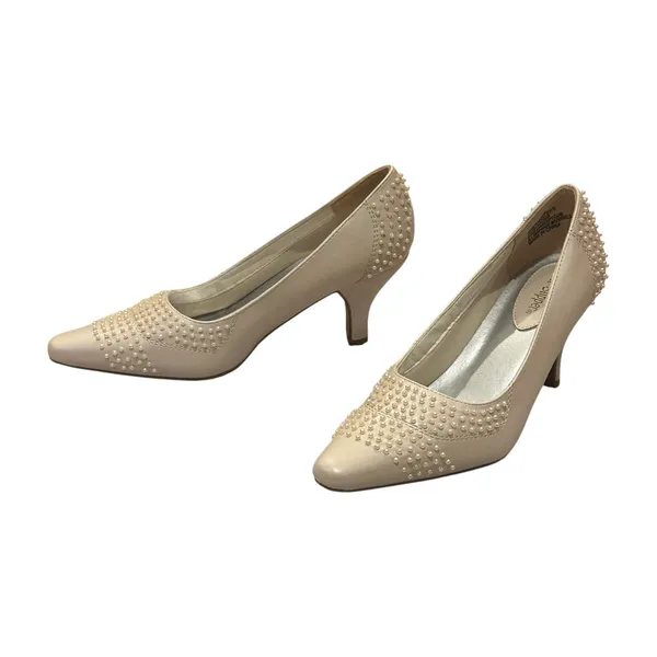 Silver Slipper Pumps Size 7M Beige Pearl Embellished Kitten Heels - Image 4