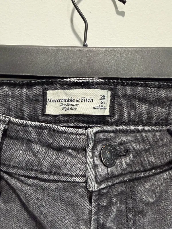 Abercrombie and Fitch high rise skinny jeans - Image 3