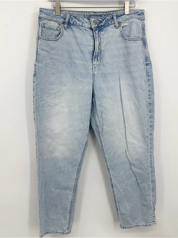 American Eagle Outfitters Strigid Mom Jeans Size 14 Short Light Wash - Image 7