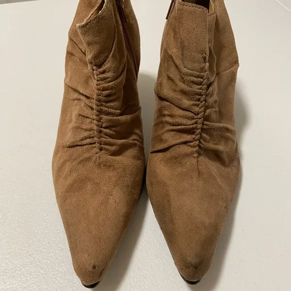 Splash women’s suede heel boots — size 7‎ - Image 3