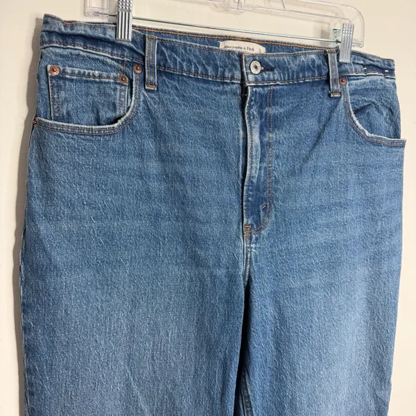 Abercrombie & Fitch The 90's Straight Ultra High Rise Medium‎ Wash Raw Hem 16/33 - Image 6