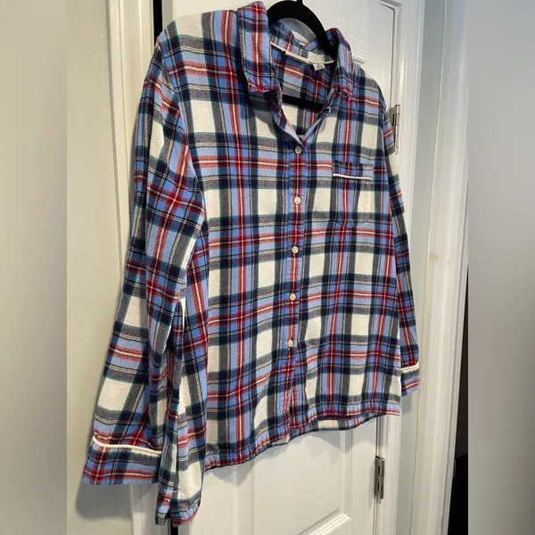 L.L. Bean Size M Blue Red 100% Cotton Plaid Flannel Button Up Pajama Top - Image 5