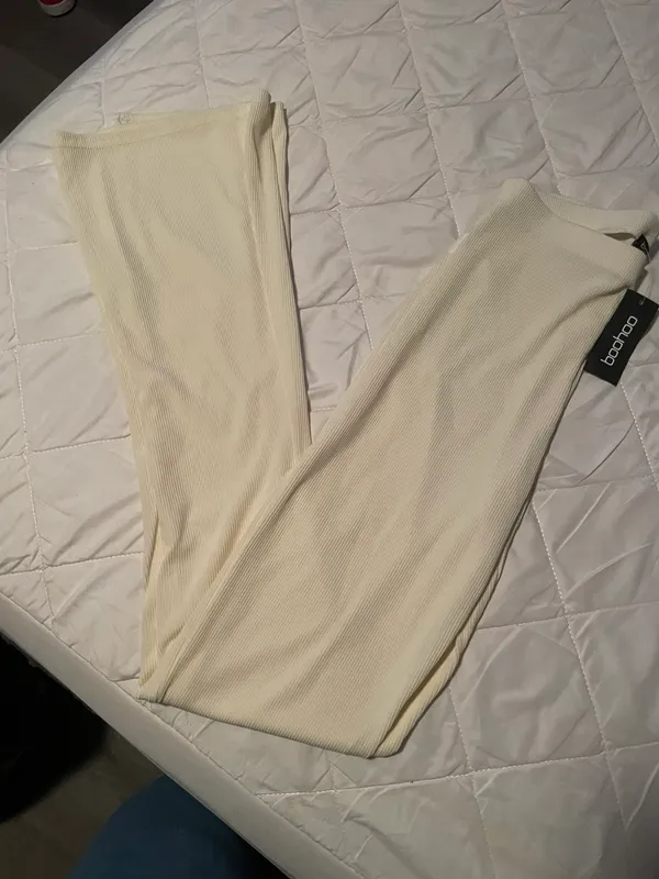 Size 3/4 Cream Colored Yoga Pants - Image 3