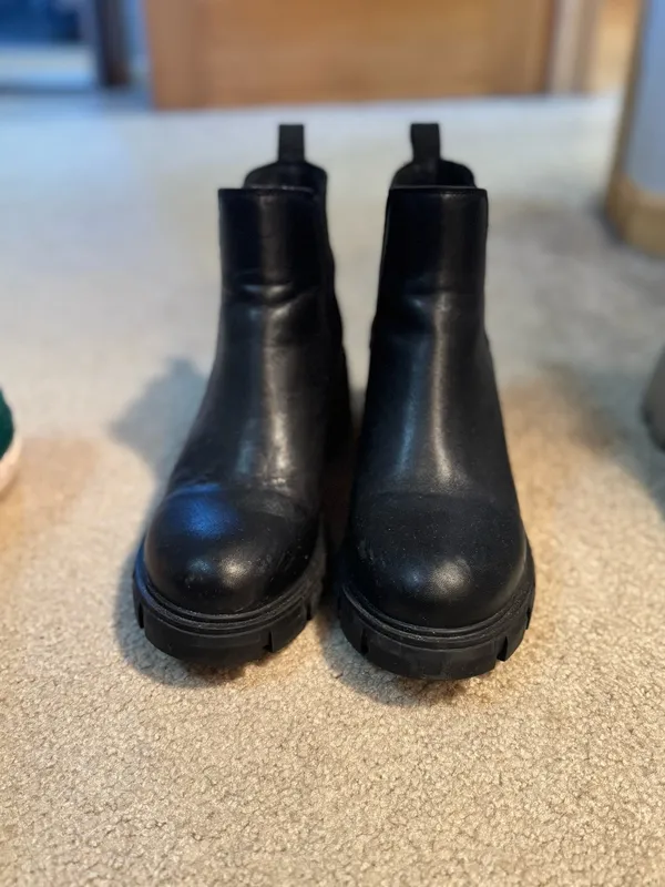 Steve Madden Leather Chelsea Boots - Image 3