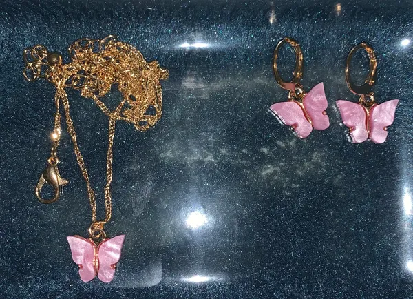 NEW Butterfly Necklace & Earring Set - Image 2