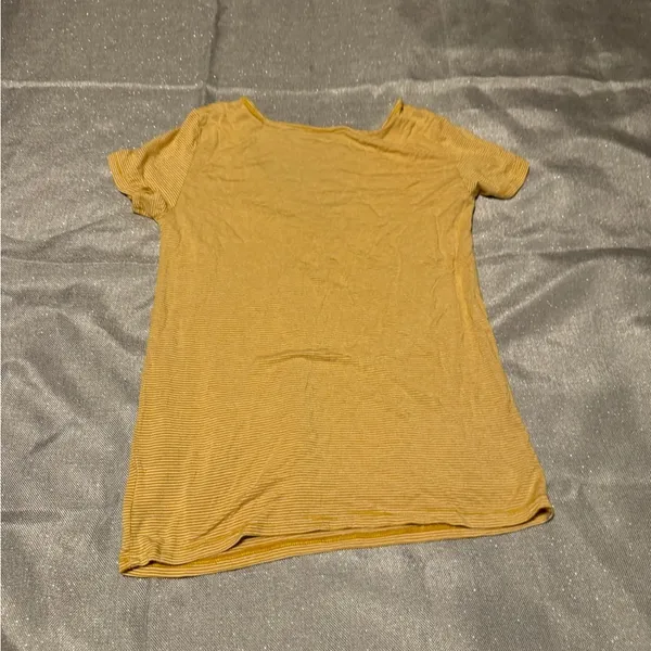 American Eagle Outfitters Yellow Fitted Short Sleeve Tee - Image 3