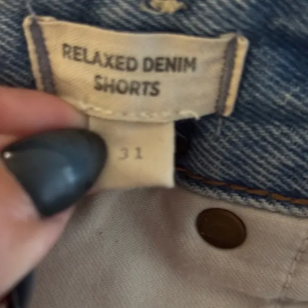 Madewell Light Blue Distressed Relaxed Jean Shorts Size 31 - Image 4