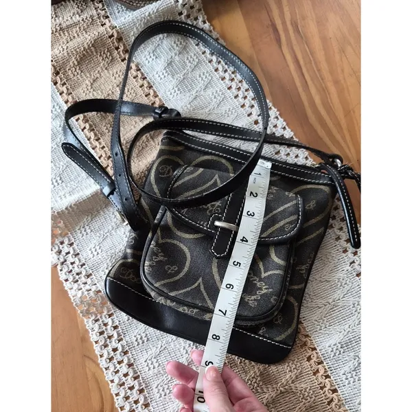 Y2K Dooney & Bourke signature heart monogram Flap canvas crossbody bag purse - Image 12