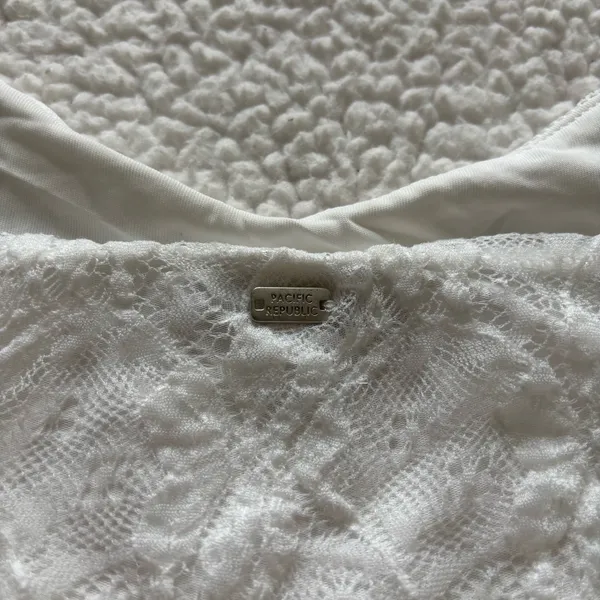 Pull&Bear Pacific Republic White Lace Trim Top Medium Coquette Clean girl Y2K - Image 5