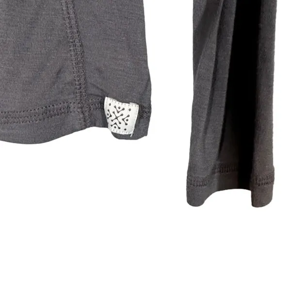 Scrubology Gray Long Sleeve Stretch Medical Scrub Pullover Top Women Sz XS - Image 4