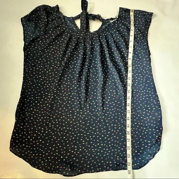 Lauren Conrad Womens Pleated Neck Tie back Short Sleeve Blouse Sz M - Image 3