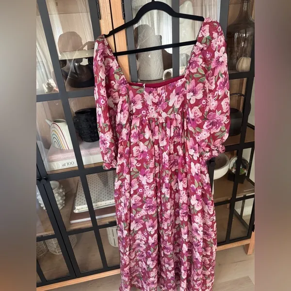 NWT Storia floral maxi dress wedding guest puff sleeve square neck burgundy - Image 4