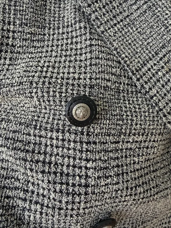 Women’s Gray Plaid Double-Breasted Blazer with Black Collar - Image 4