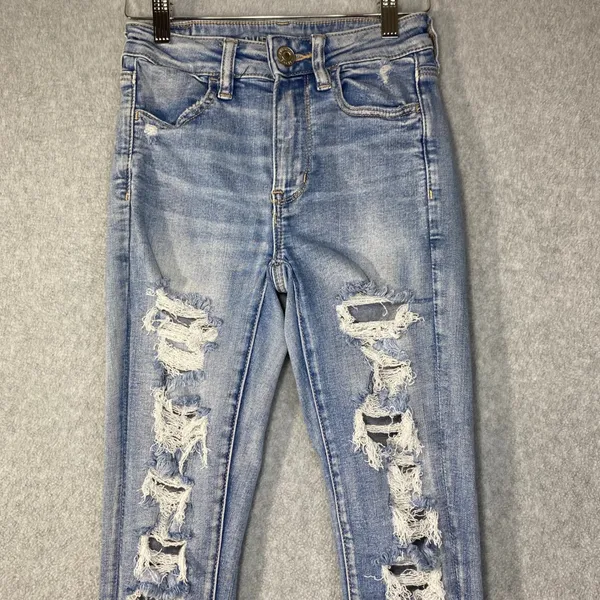 American Eagle Skinny Jeans Womens Sz 2 Light Wash Ripped Distressed EUC Stretch - Image 3