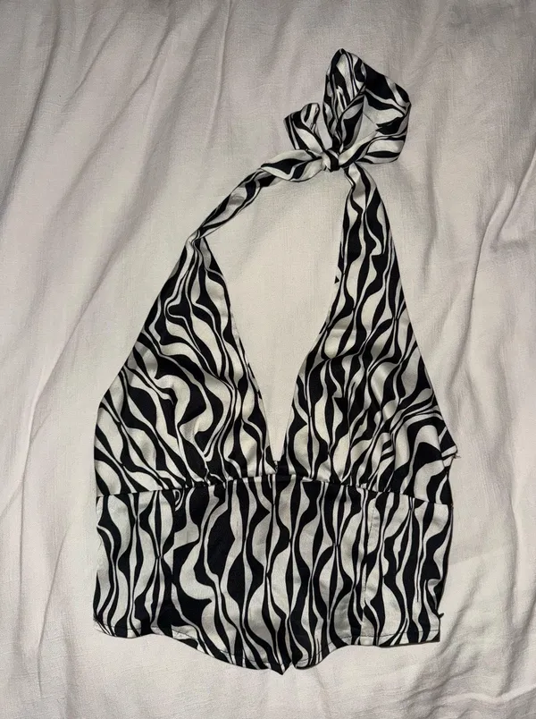 Princess Polly Halter Top Black & White - Image 2