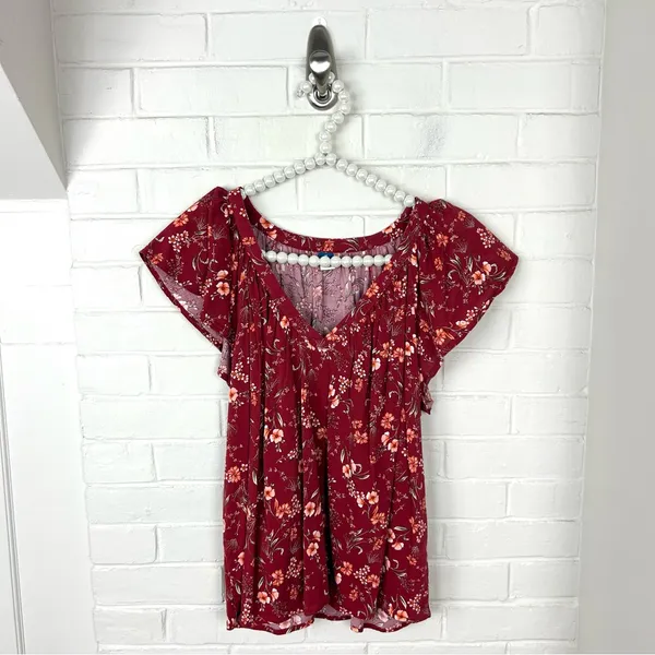 Old Navy Red Floral Short Sleeve Top Size M - Image 2