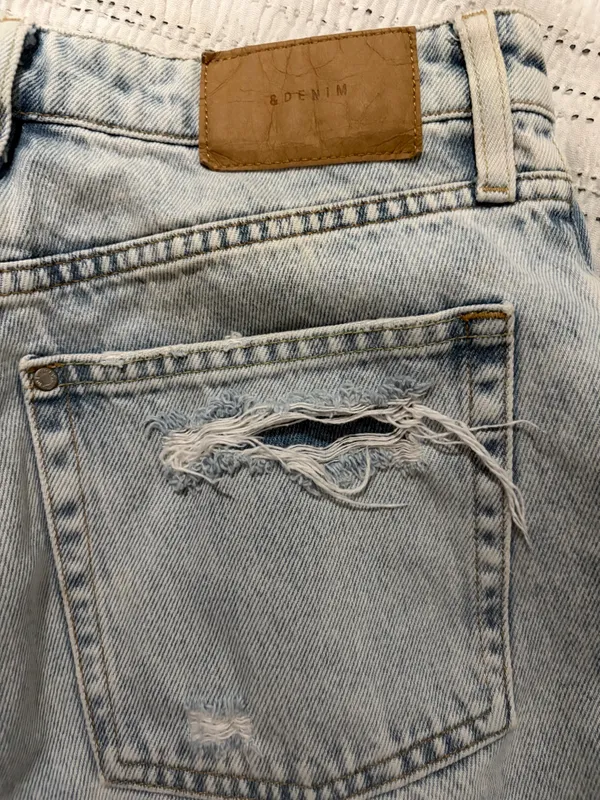 Distressed Cutoff Jean Shorts Blue Size 4 - Image 3