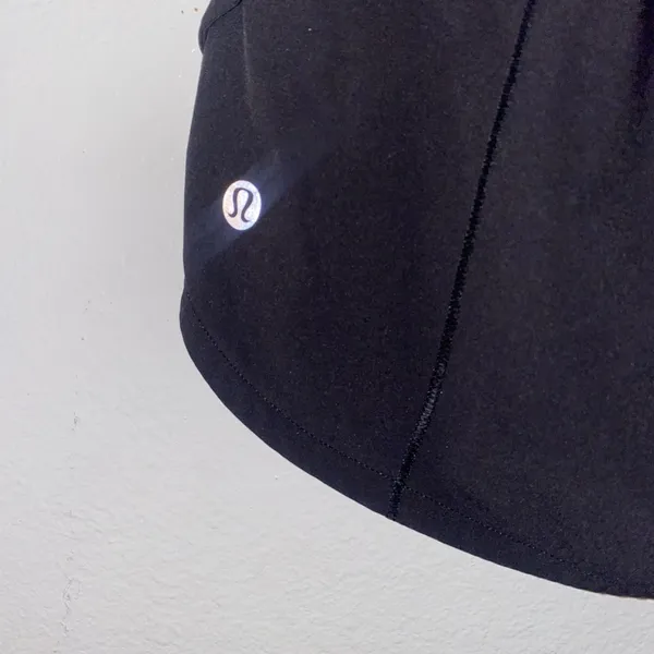 Lululemon Black speed up short women’s size 4 - Image 4