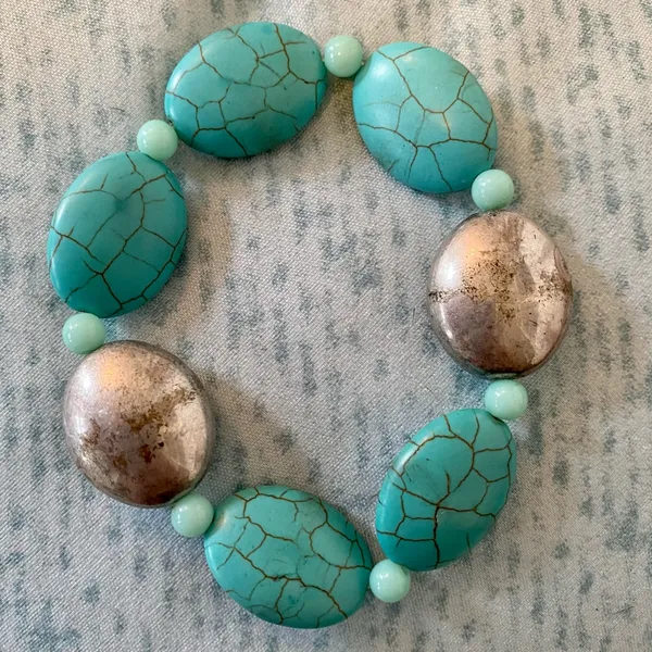 Turquoise and silver beaded stretch bracelet! Blue - Image 6