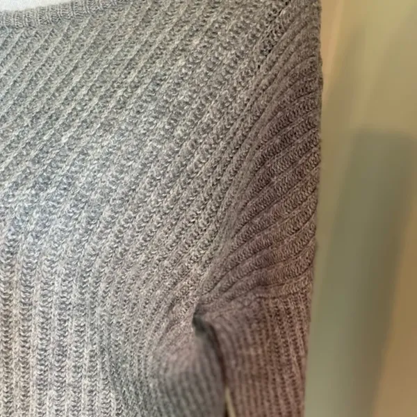 BRANDY MELVILLE‎ GRAY KNIT SWEATER - Image 6