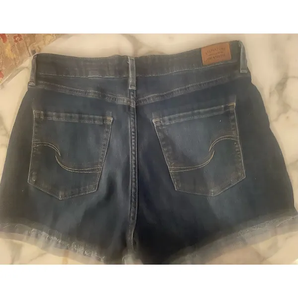 Distressed Levi Signature Shorts, Size 8, W29, B88, $38 - Image 2