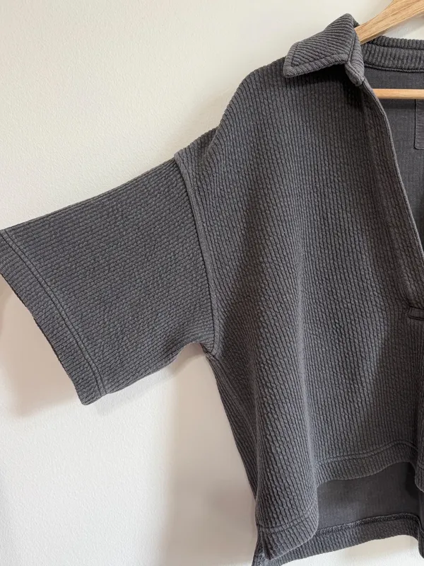 Aerie Wonder Short Sleeved Polo Top Sweatshirt Size Small Gray Ribbed Shirt - Image 4