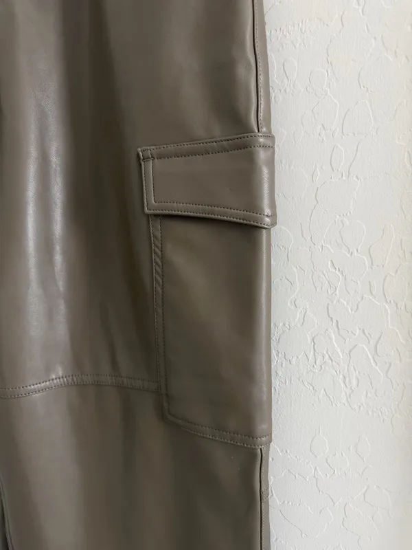 NEW Abercrombie & Fitch Curve Love Vegan Leather Cargo 90s Relaxed Pants 31/12 - Image 9