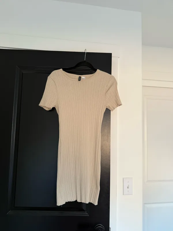 NWOT H&M cream dress - Image 4