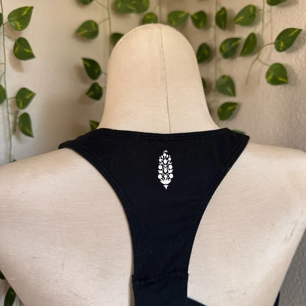 Free People Movement athletic black Sports Bra Size Medium - Image 5