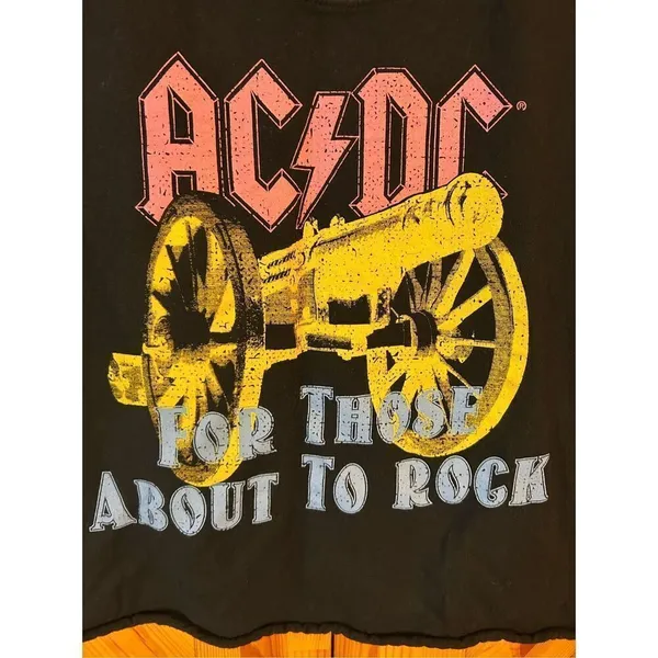 AC/DC Crop Top Medium Black Short Sleeve FOR THOSE ABOUT TO ROCK Graphic (8382) - Image 2
